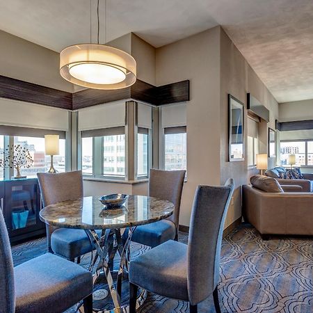 Doubletree By Hilton St. Louis Forest Park Esterno foto