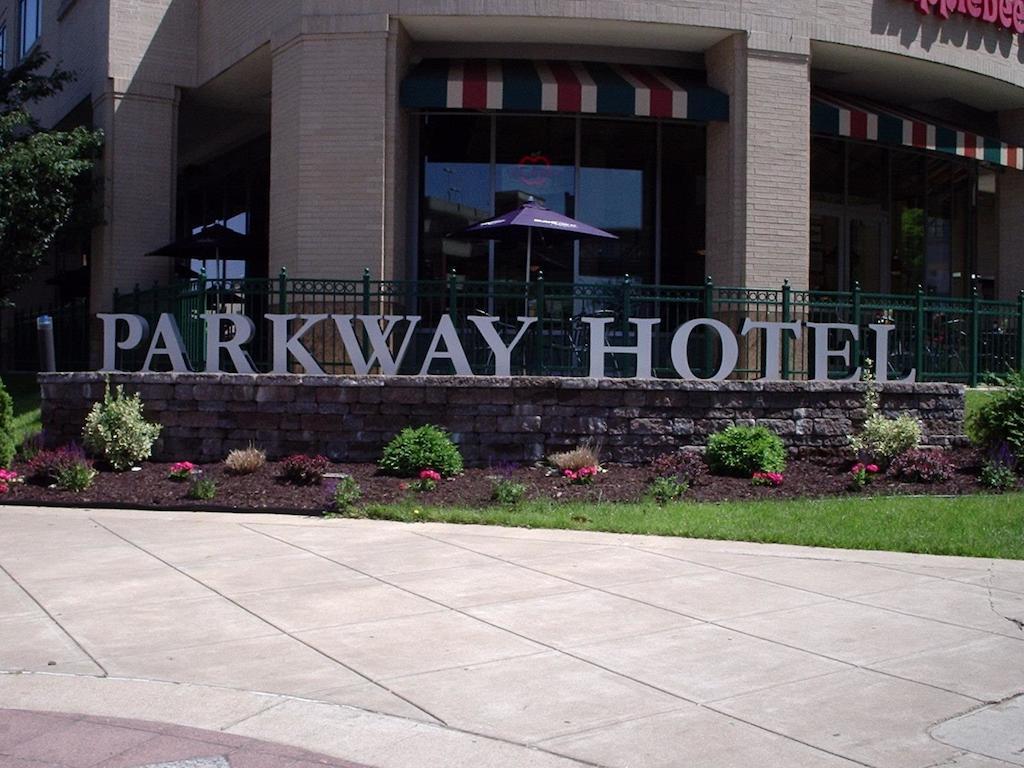 Doubletree By Hilton St. Louis Forest Park Esterno foto