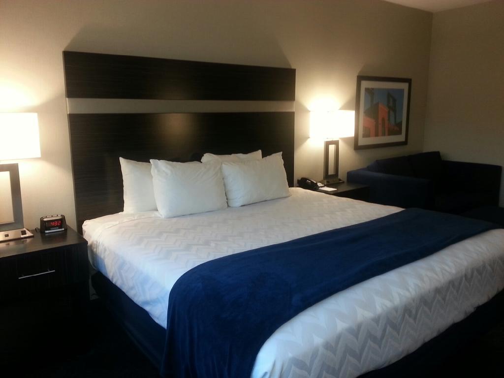 Doubletree By Hilton St. Louis Forest Park Esterno foto