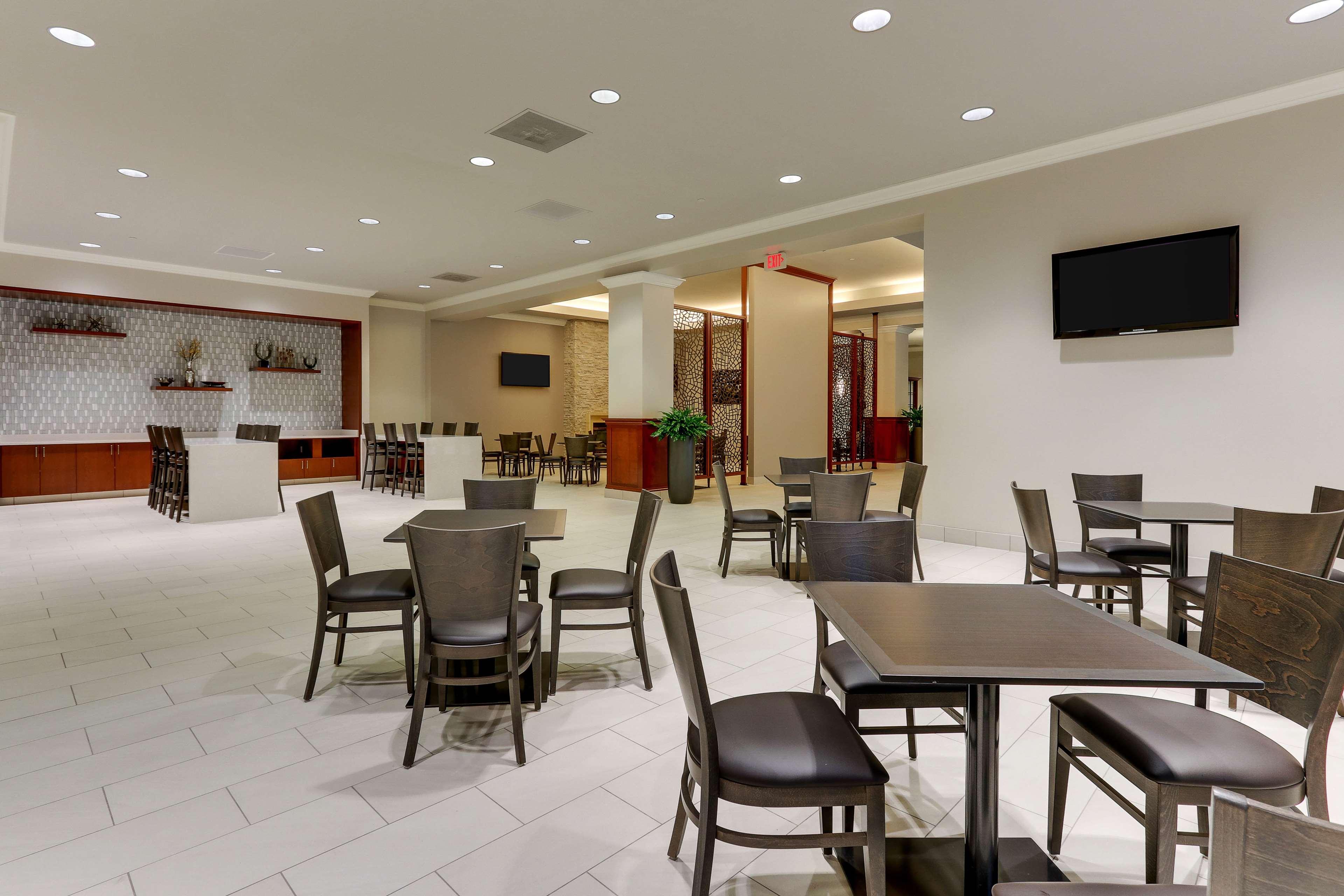 Doubletree By Hilton St. Louis Forest Park Esterno foto