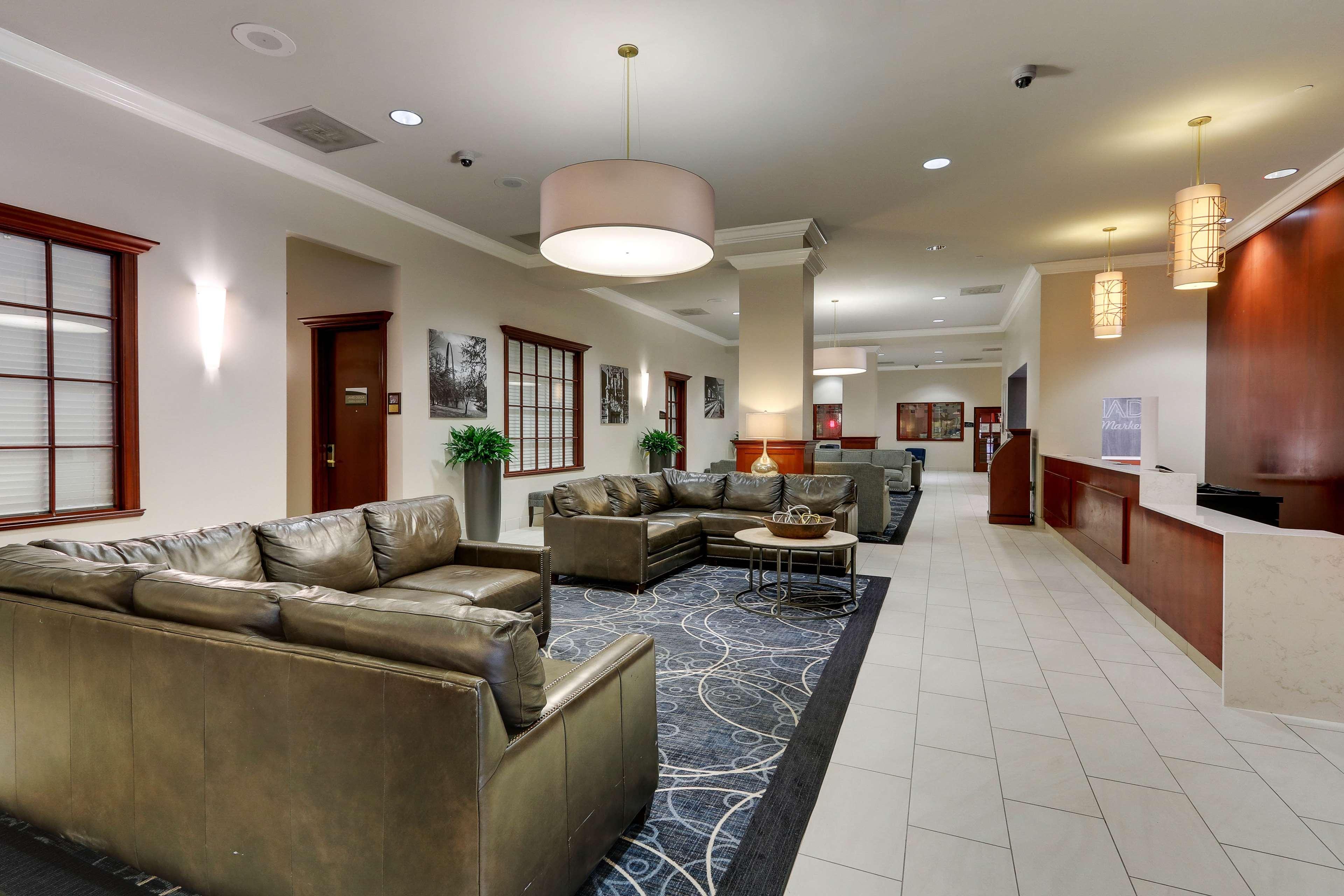 Doubletree By Hilton St. Louis Forest Park Esterno foto