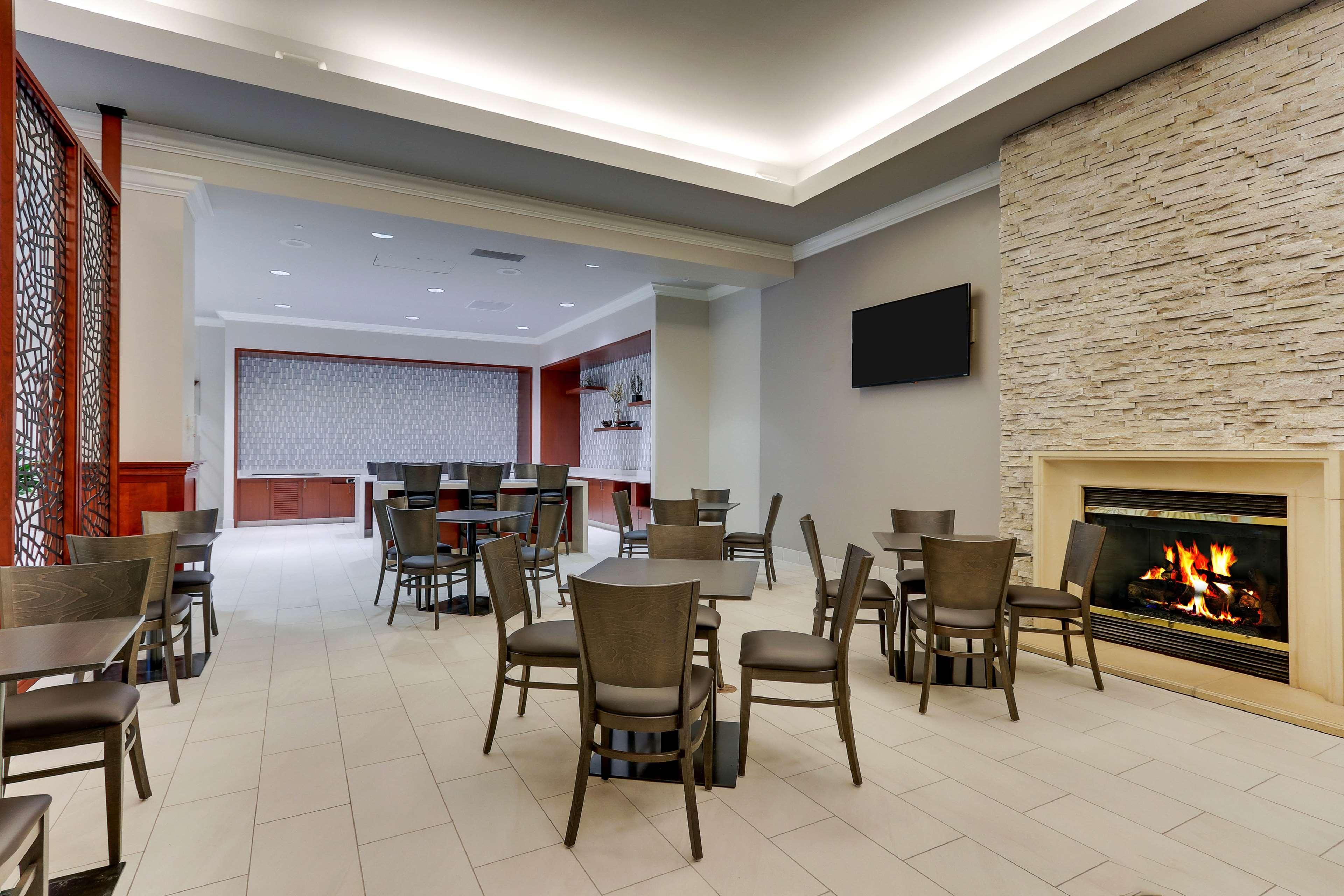 Doubletree By Hilton St. Louis Forest Park Esterno foto