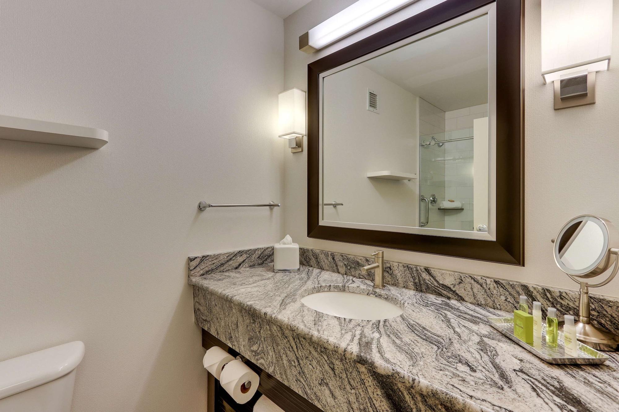 Doubletree By Hilton St. Louis Forest Park Esterno foto