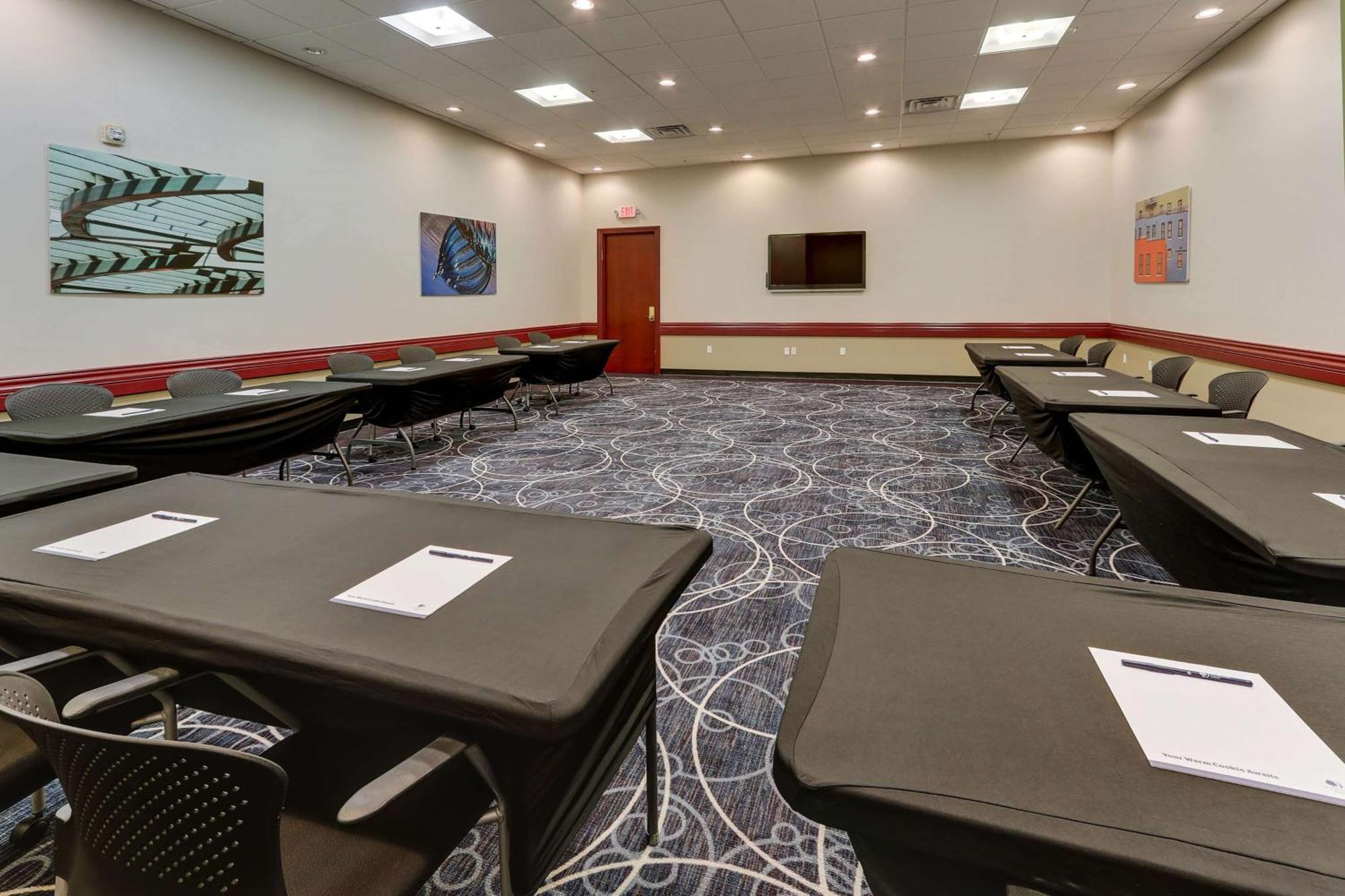 Doubletree By Hilton St. Louis Forest Park Esterno foto