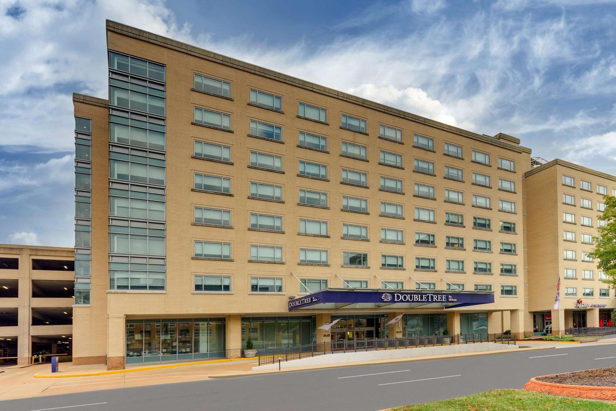 Doubletree By Hilton St. Louis Forest Park Esterno foto